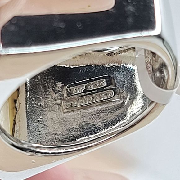 Chapal Zenray | Sterling Silver Mother of Pearl Rectangular Ring | 8 - Picture 9 of 10